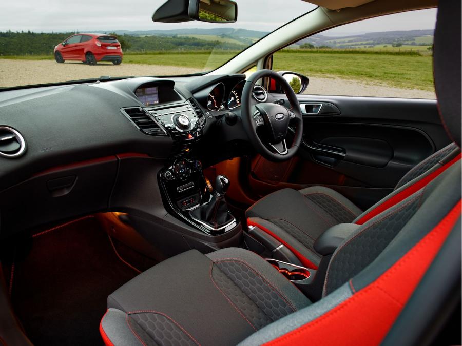  Ford Fiesta Zetec S Black 2014 года  (фото 8 из 8)